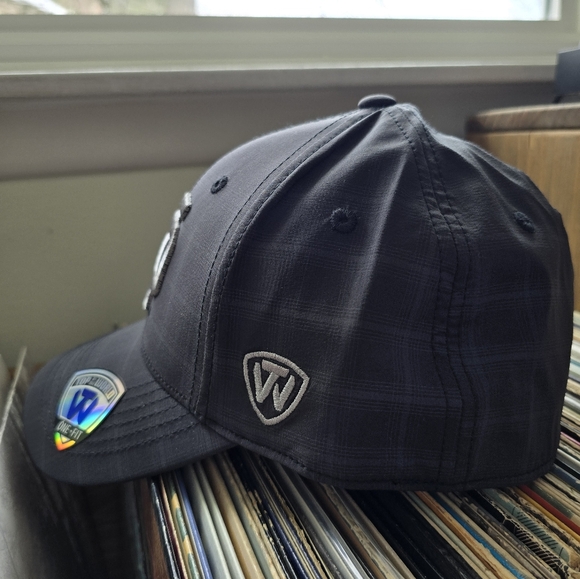 Notre dame fitted hat, brand new - Picture 15 of 16
